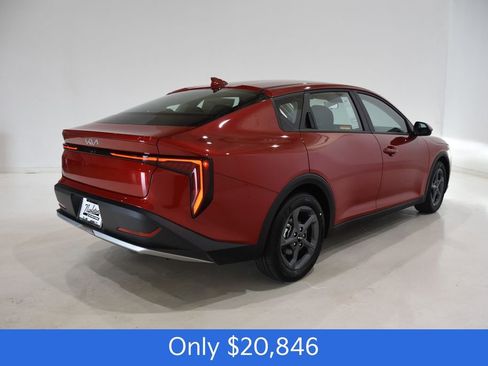 New 2025 Kia K4 LXS image 4