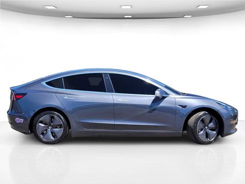 Used 2018 Tesla Model 3 Mid Range RWD image 6