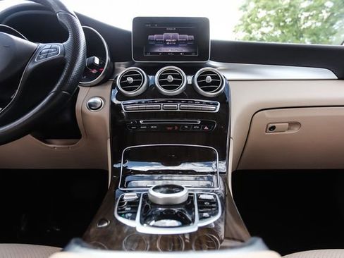 Used 2017 Mercedes-Benz GLC 300 4MATIC image 23