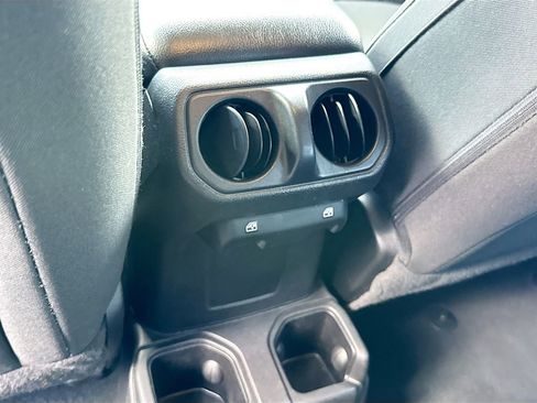 Used 2022 Jeep Wrangler Unlimited Sport S image 27