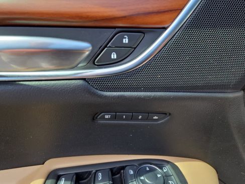 Used 2017 Cadillac XT5 Platinum AWD/4WD image 20