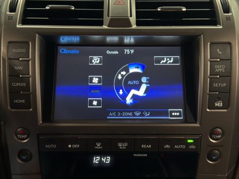 Used 2016 Lexus GX 460 w/ Premium Package image 26