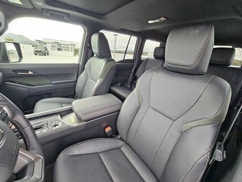 Used 2026 Lexus GX 550 w/ Accessory Package (32) AWD/4WD image 21