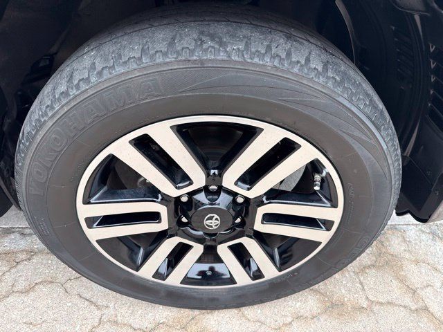 Used 2016 Toyota 4Runner Limited AWD/4WD image 10