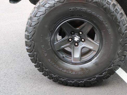 Used 2006 Jeep Wrangler X w/ Tire & Wheel Group (Ecco) AWD/4WD image 28