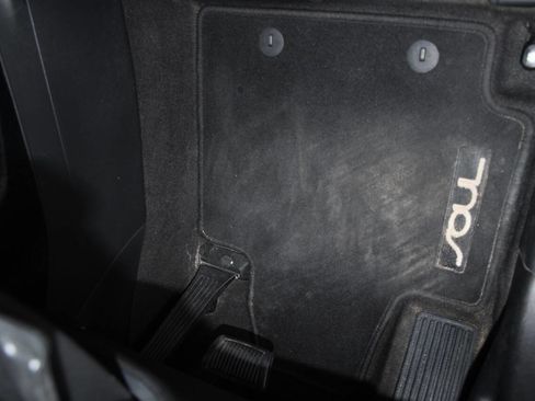 Used 2018 Kia Soul ! image 14