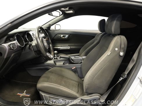Used 2015 Ford Mustang GT RWD image 3