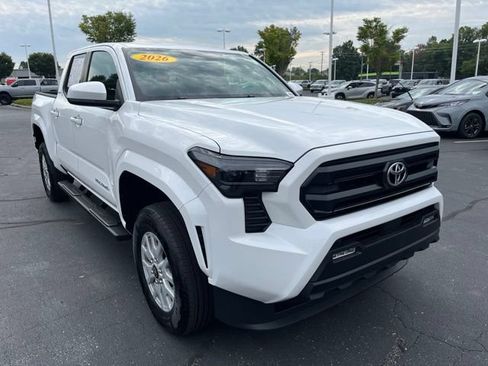 Used 2026 Toyota Tacoma SR5 RWD image 4