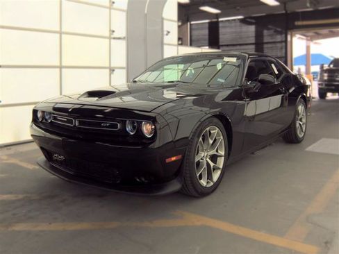 Used 2021 Dodge Challenger GT RWD image 4