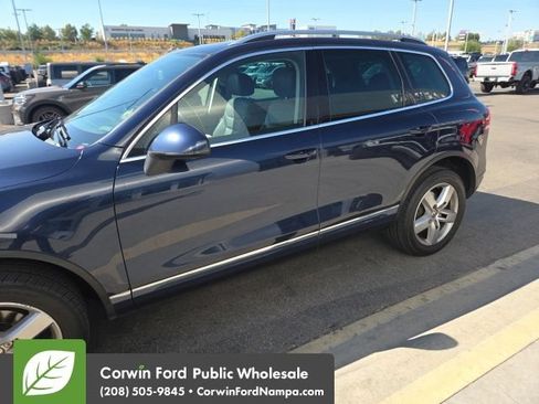 Used 2014 Volkswagen Touareg TDI AWD/4WD image 5