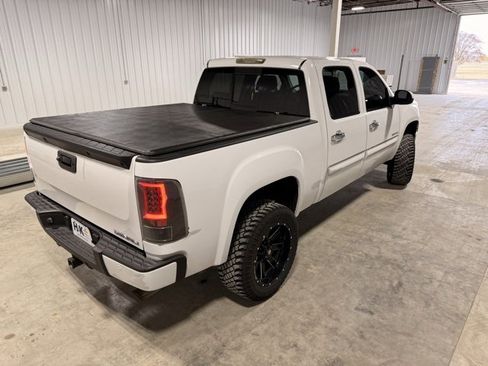 Used 2010 GMC Sierra 1500 Denali image 39