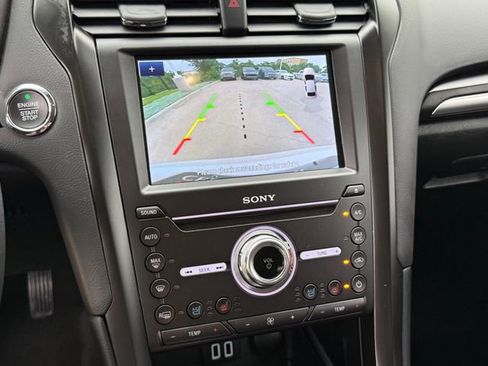 Used 2019 Ford Fusion Titanium FWD image 21