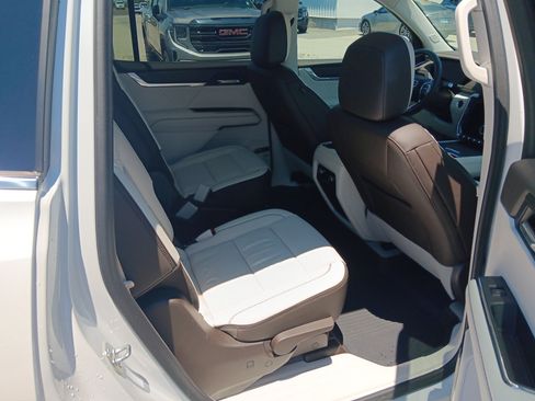 Used 2024 GMC Acadia Denali w/ LPO, Floor Liner Package FWD image 18