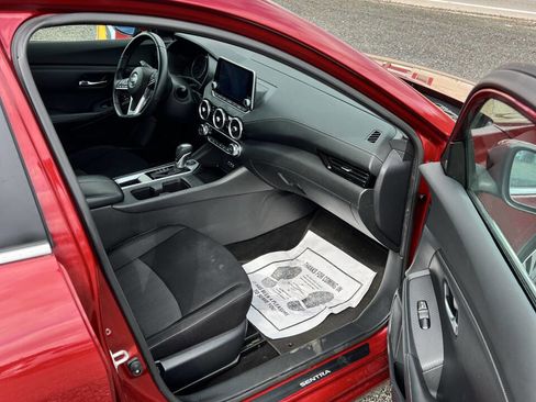 Used 2021 Nissan Sentra SV image 2