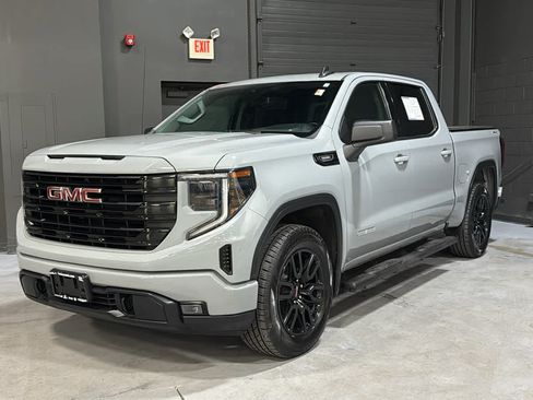 Used 2024 GMC Sierra 1500 Elevation AWD/4WD image 3