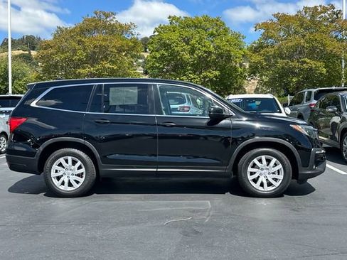 Certified 2020 Honda Pilot LX image 2