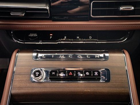 Used 2025 Lincoln Aviator Reserve w/ Equipment Group 201A image 33