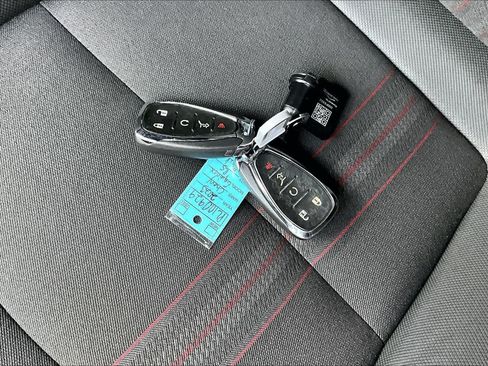 Used 2023 Chevrolet Equinox RS FWD image 15