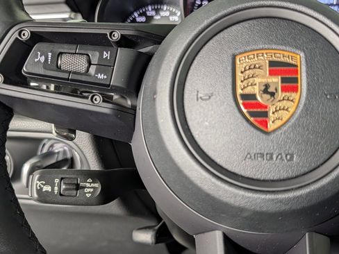 Certified 2023 Porsche Macan AWD/4WD image 36