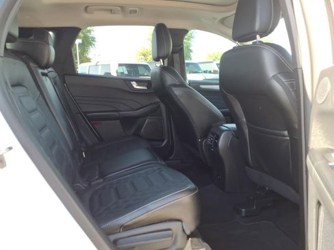 Certified 2023 Ford Escape Platinum w/ Premium Technology Package AWD/4WD image 14