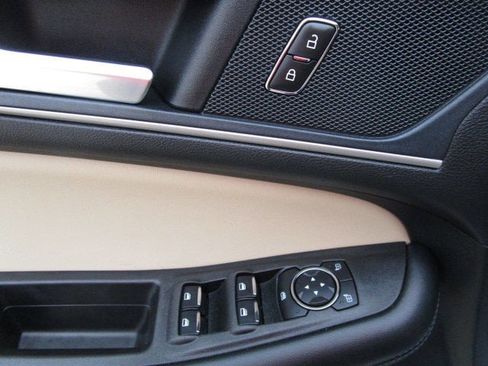 Used 2024 Ford Edge SEL image 13