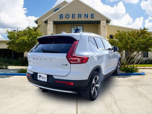 Used 2024 Volvo XC40 B5 Plus w/ Protection Package Premier AWD/4WD image 5