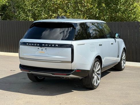 New 2025 Land Rover Range Rover SE image 6