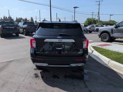 Certified 2023 Ford Explorer XLT w/ Equipment Group 202A AWD/4WD image 4