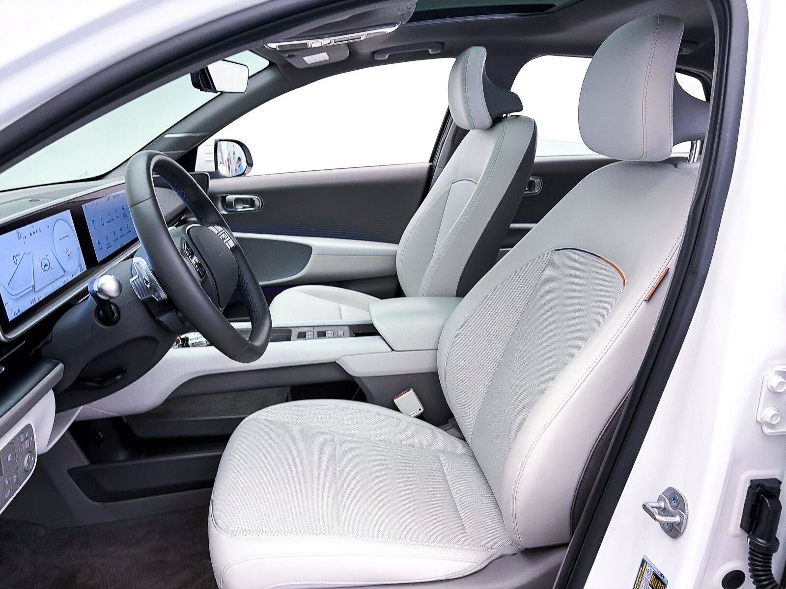 Used 2025 Hyundai Ioniq 6 Limited RWD image 18