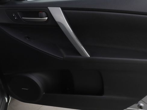 Used 2013 MAZDA MAZDA3 i Grand Touring image 9