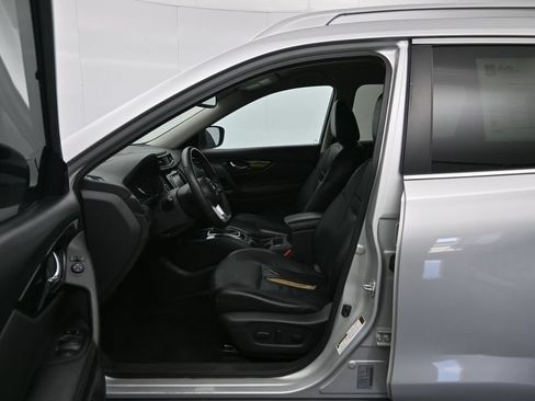 Used 2019 Nissan Rogue SL FWD image 21