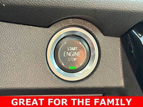 Used 2025 Chevrolet Traverse LT w/ Sun and Wheel Package FWD image 27