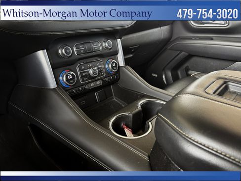 Used 2023 GMC Yukon XL SLT AWD/4WD image 36