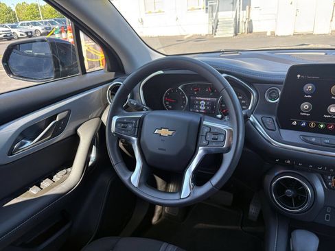 Used 2025 Chevrolet Blazer LT FWD image 36