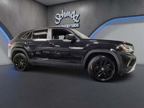 Certified 2023 Volkswagen Atlas Cross Sport SE w/ Black Wheel Package AWD/4WD image 4