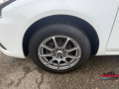 Used 2016 Nissan Versa SV image 21