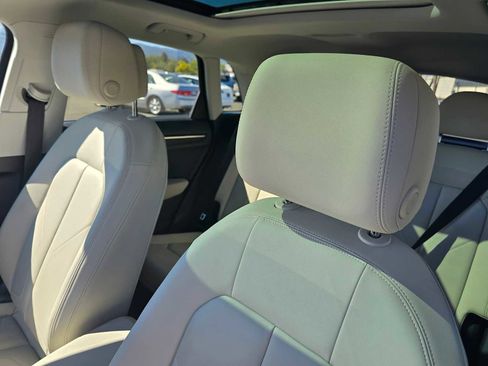 Used 2024 Audi Q3 2.0T Premium image 25