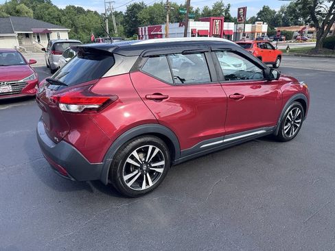 Used 2019 Nissan Kicks SR w/ SR Premium Package FWD image 4
