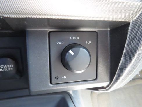 Used 2006 Dodge Dakota SLT w/ Sport Appearance Group AWD/4WD image 21