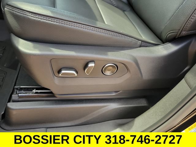 New 2026 GMC Yukon Denali w/ Denali Reserve Package AWD/4WD image 13