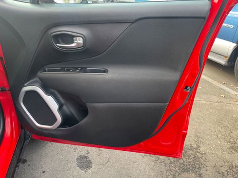 Used 2021 Jeep Renegade Sport image 51