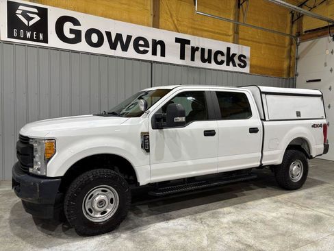 Used 2017 Ford F250 XL w/ Power Equipment Group image 4