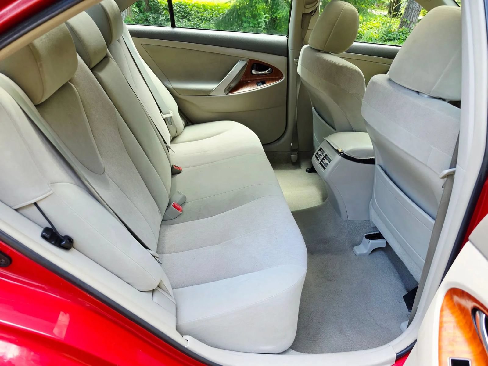 Used 2011 Toyota Camry XLE FWD image 12