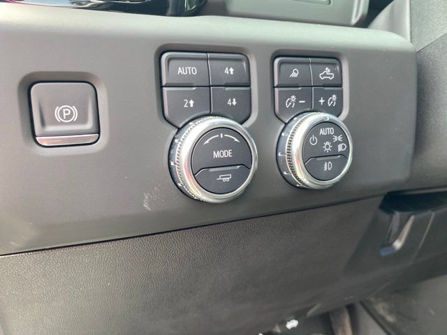 Used 2025 GMC Sierra 2500 AT4 AWD/4WD image 12