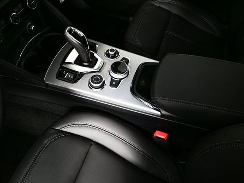 New 2025 Alfa Romeo Stelvio Sprint w/ Convenience Package image 16