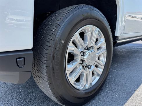 Used 2022 GMC Sierra 2500 Denali w/ Denali Ultimate Package AWD/4WD image 9