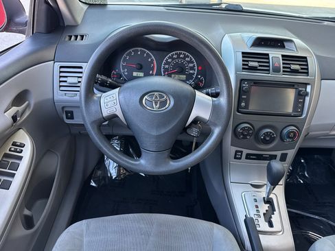 Used 2013 Toyota Corolla LE w/ Premium Pkg FWD image 26