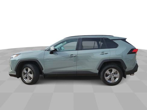 Used 2022 Toyota RAV4 XLE w/ Convenience Package image 5