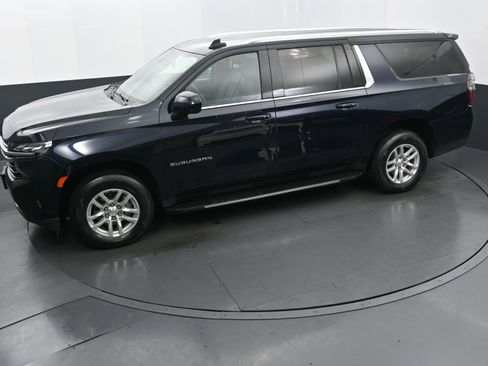 Used 2024 Chevrolet Suburban LT image 29