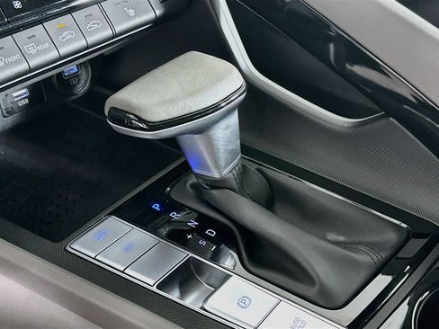 Used 2023 Hyundai Elantra SEL w/ Convenience Package FWD image 25